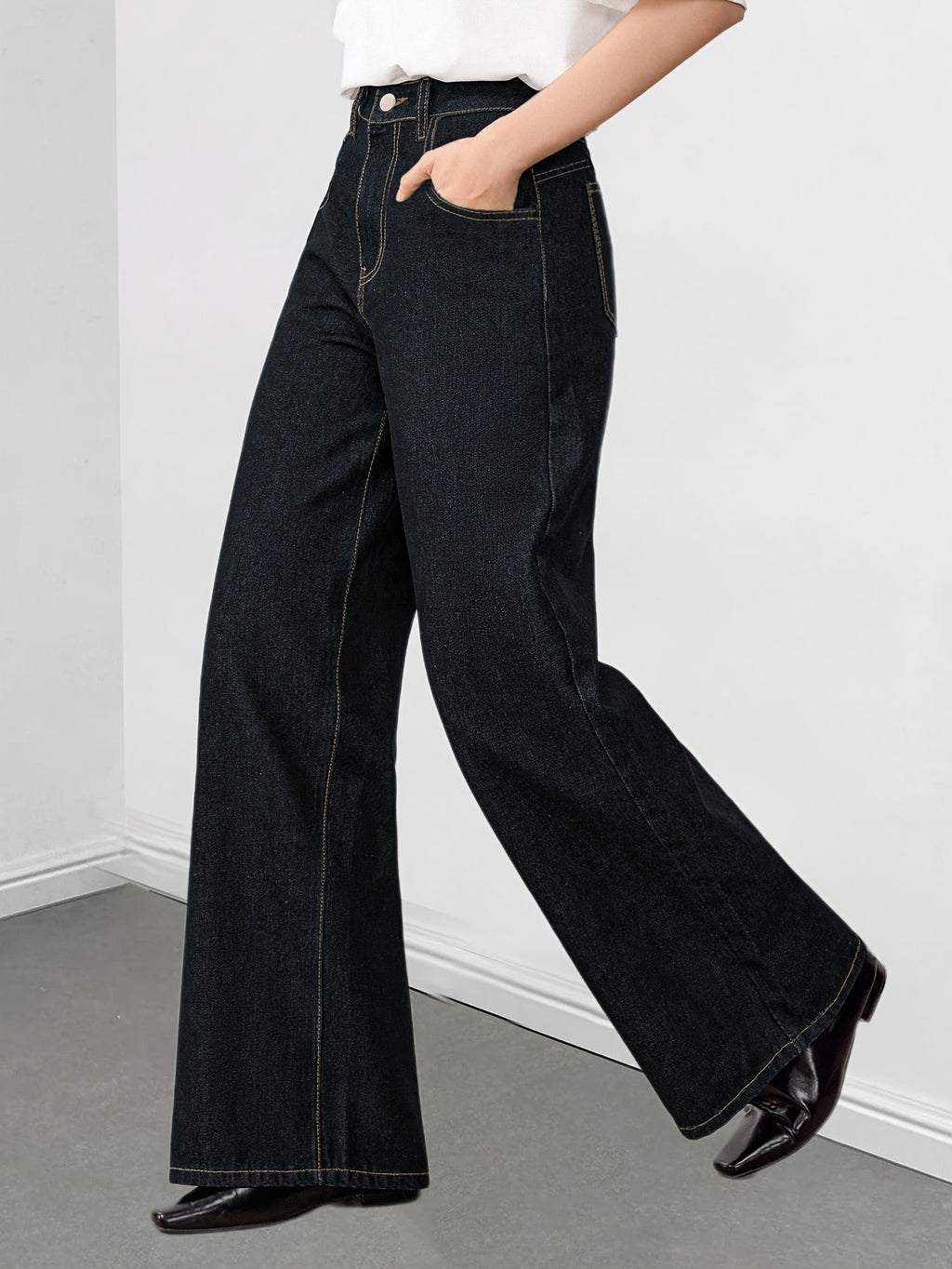 Women's High-Waist Wide-Leg Jeans Dark Blue Loose Fit Slant Pockets Button Closure Casual