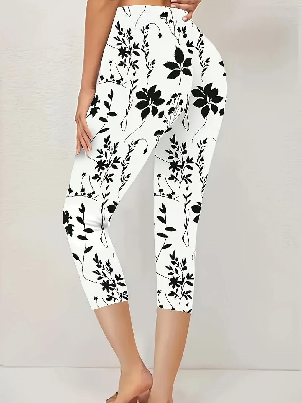 Floral Print Capri Leggings for Women – High Waist Stretchy Black Gray Flower Design, 95% Polyester Smooth Knit, Beach Casual All-Season, Sizes S-XXL