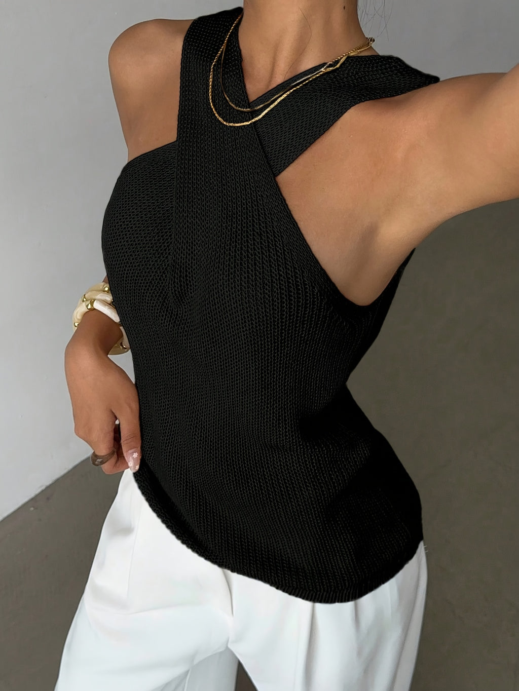 Crossover V-Neck Sleeveless Sweater Top Women Casual Summer Knit Vest Niche Design Chic Lightweight Top