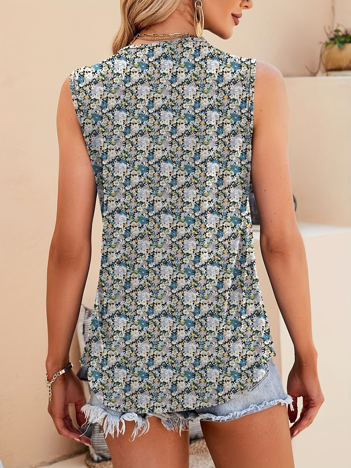 Floral Print Square Neck Tank Top for Women Sleeveless Loose Tunic Blouse with Chest Pleats Lightweight Casual Chic Spring Summer Fall Machine Washable S-2XL