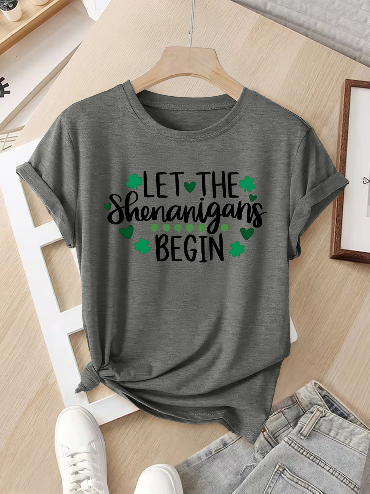 Knotted Hem Slogan Graphic T-Shirt for Women – Funny ‘If I Shenan Once I’ll Shenanigan’ Print Round Neck Casual Street Style Tee for Everyday Wear