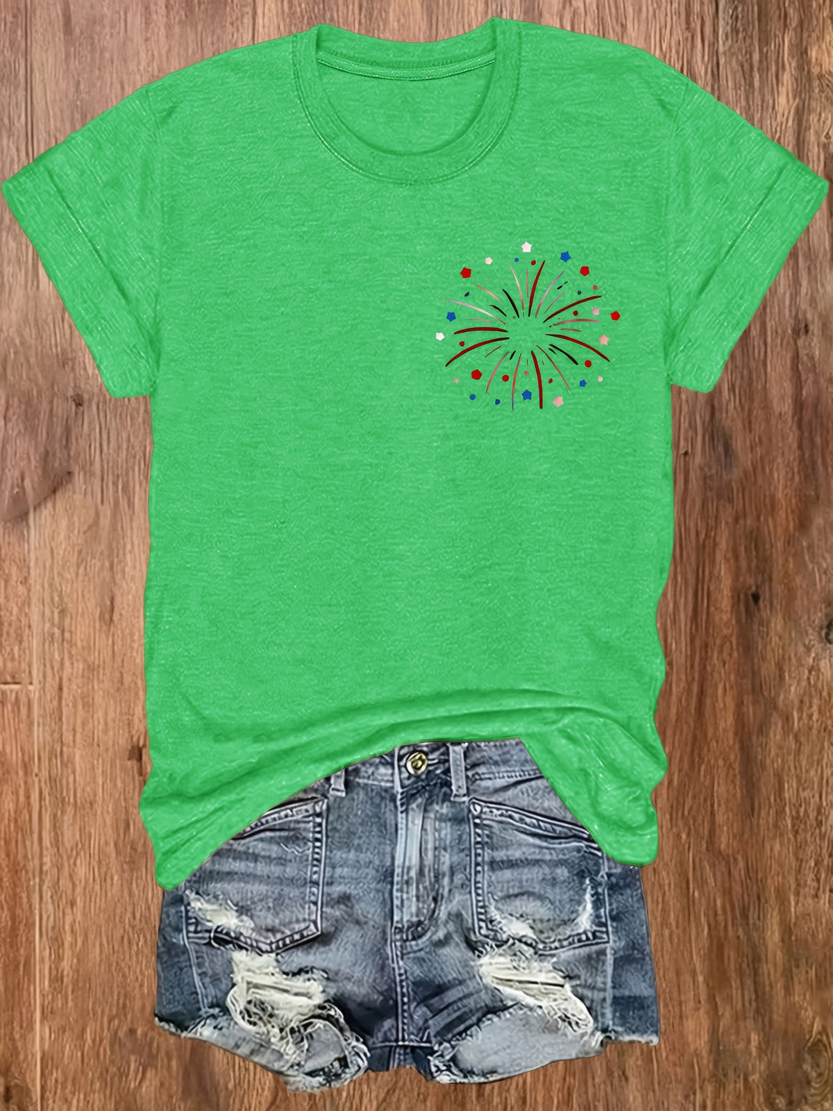 American Flag Print T-Shirt Women Patriotic Graphic Tee Short Sleeve Crew Neck | Fireworks USA Print Lightweight Breathable Top for 4th of July Summer Daily Wear