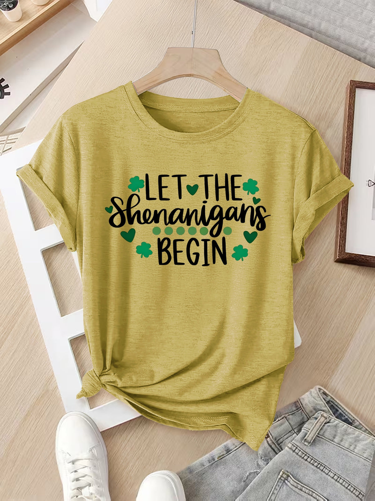 Knotted Hem Slogan Graphic T-Shirt for Women – Funny ‘If I Shenan Once I’ll Shenanigan’ Print Round Neck Casual Street Style Tee for Everyday Wear