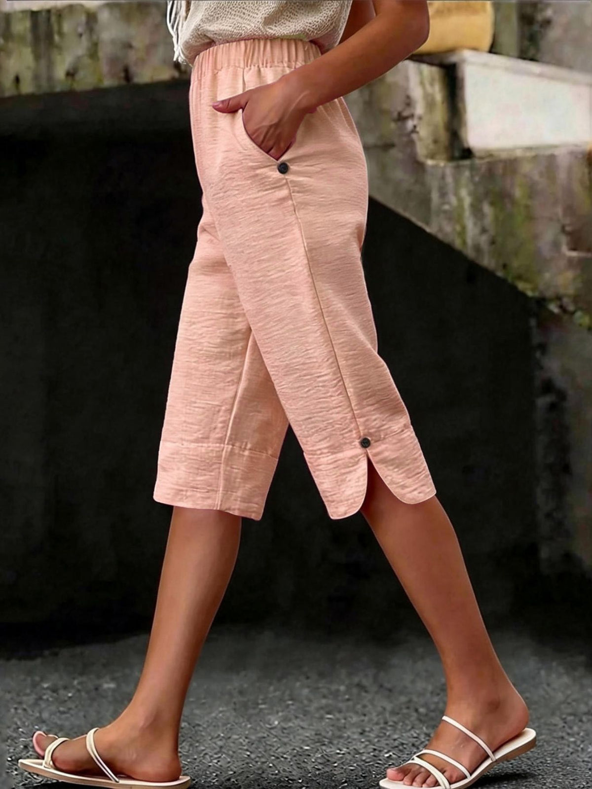Women's Wide-Leg Capri Pants Elastic Waist Decorative Button Side Pockets Relaxed Fit Casual Summer Beach Trousers for Women