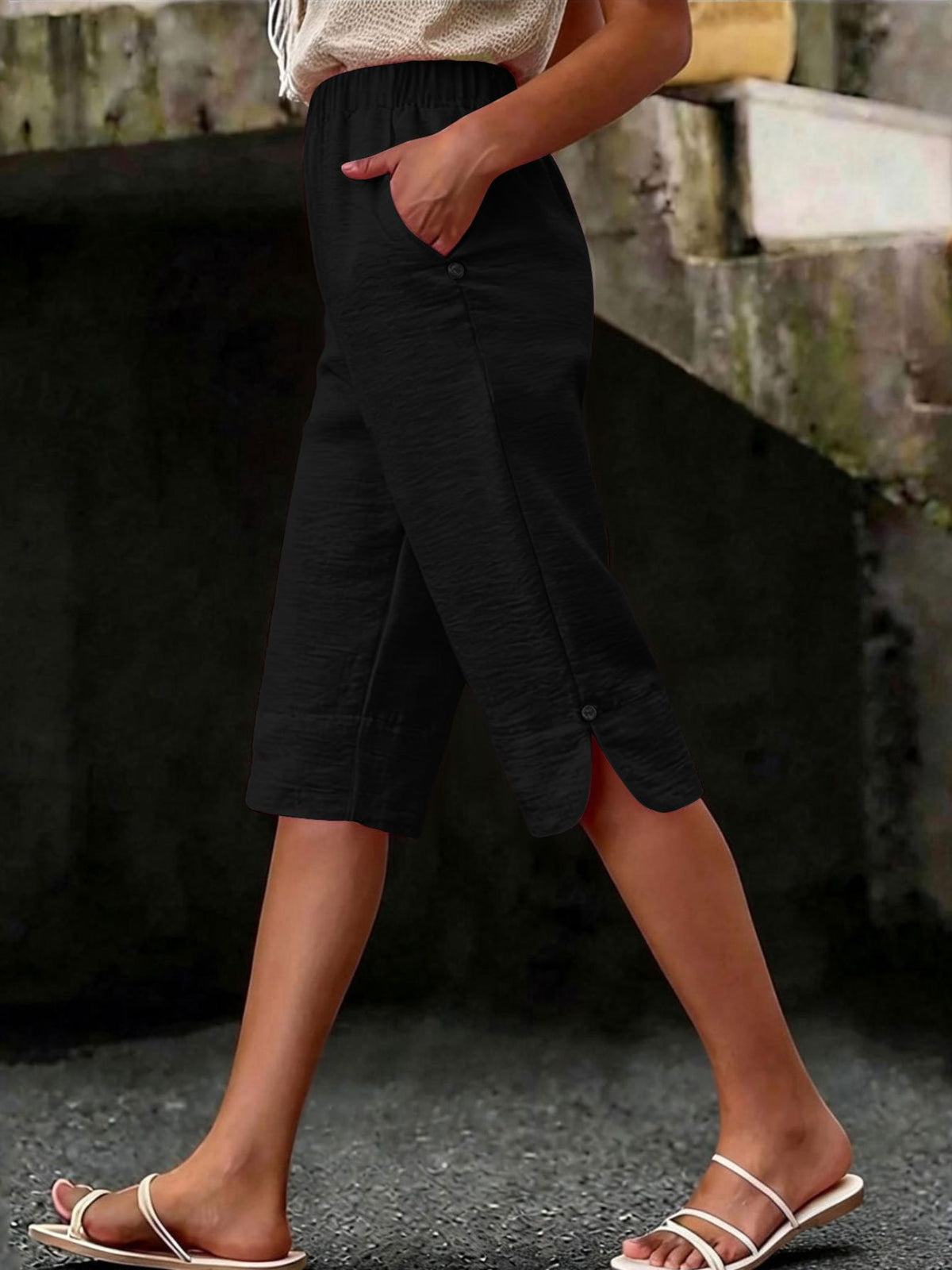 Women's Wide-Leg Capri Pants Elastic Waist Decorative Button Side Pockets Relaxed Fit Casual Summer Beach Trousers for Women