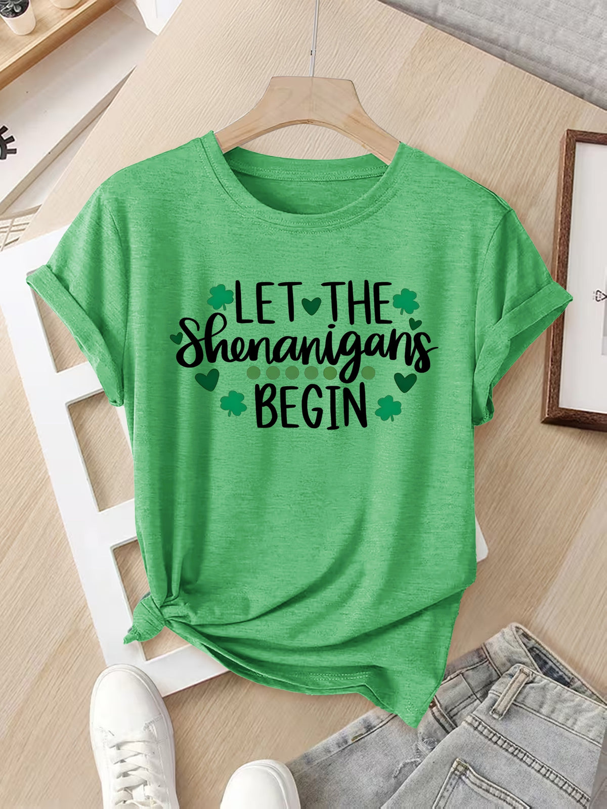 Knotted Hem Slogan Graphic T-Shirt for Women – Funny ‘If I Shenan Once I’ll Shenanigan’ Print Round Neck Casual Street Style Tee for Everyday Wear