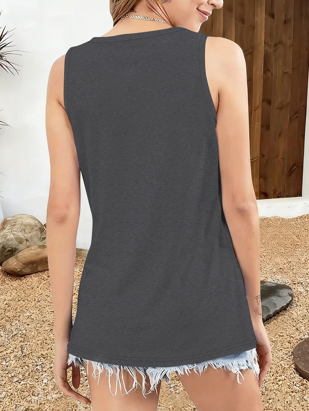 Rose Print Round Neck Tank Top for Women - Floral Poison Rose Fashion Sleeveless Blouse Vest, Breathable Casual Summer Top for Everyday Outfits & Layering