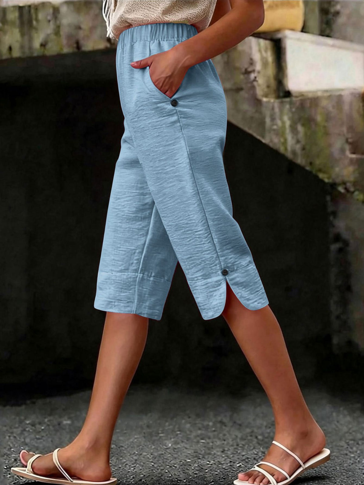 Women's Wide-Leg Capri Pants Elastic Waist Decorative Button Side Pockets Relaxed Fit Casual Summer Beach Trousers for Women