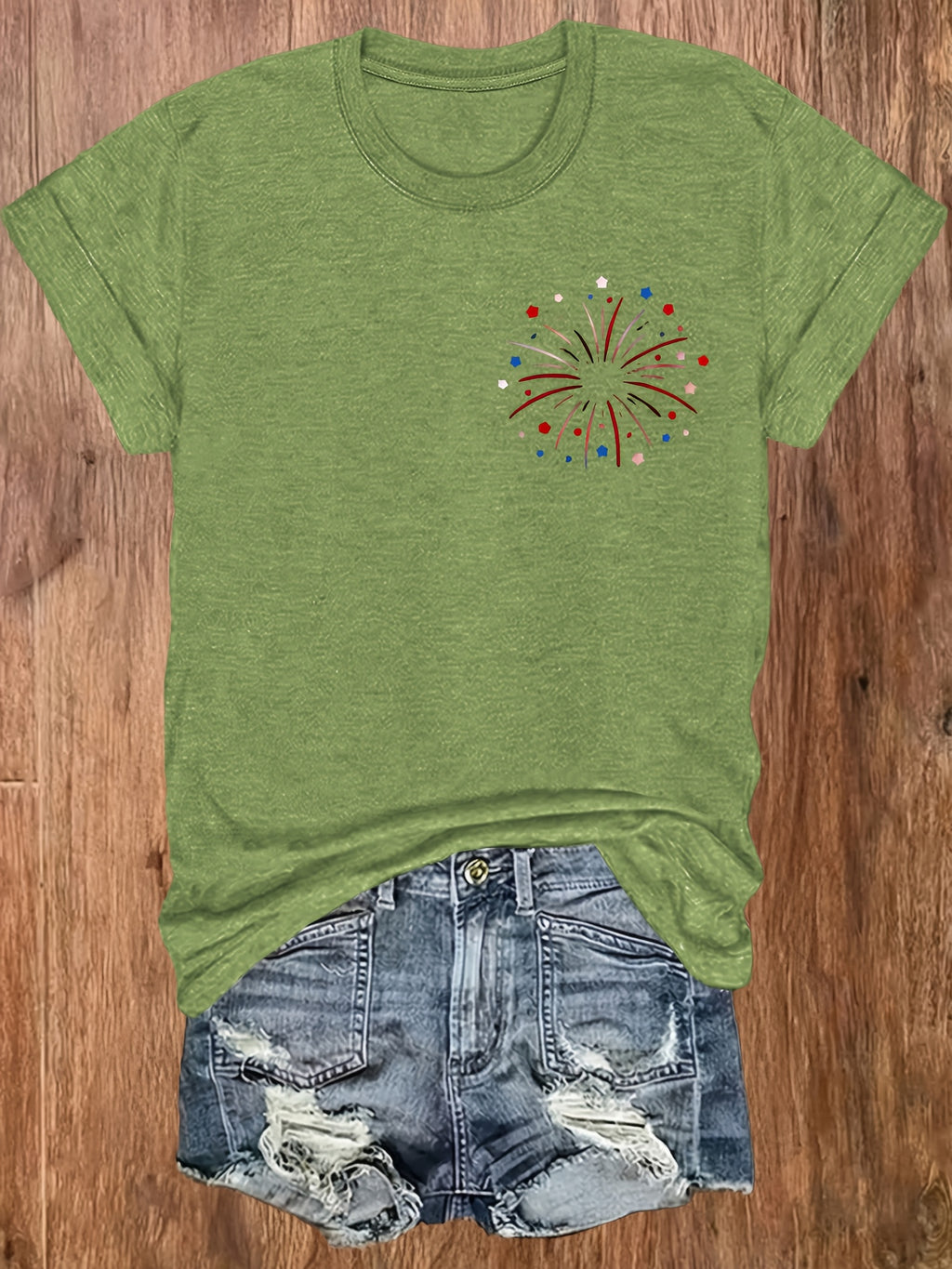 American Flag Print T-Shirt Women Patriotic Graphic Tee Short Sleeve Crew Neck | Fireworks USA Print Lightweight Breathable Top for 4th of July Summer Daily Wear