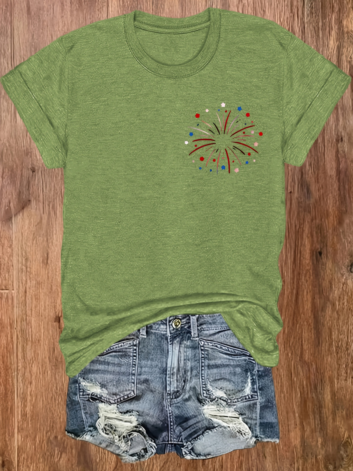 American Flag Print T-Shirt Women Patriotic Graphic Tee Short Sleeve Crew Neck | Fireworks USA Print Lightweight Breathable Top for 4th of July Summer Daily Wear