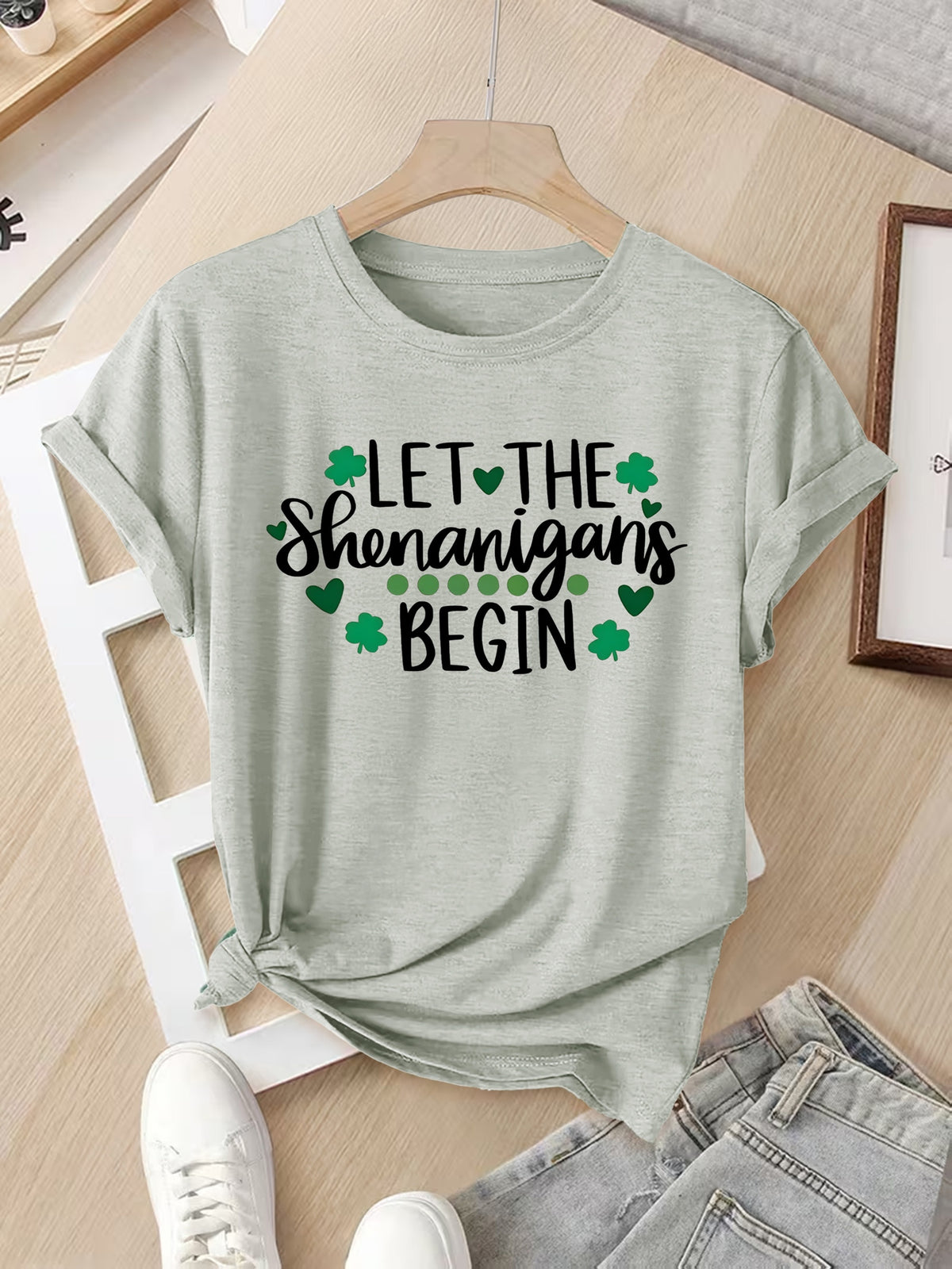 Knotted Hem Slogan Graphic T-Shirt for Women – Funny ‘If I Shenan Once I’ll Shenanigan’ Print Round Neck Casual Street Style Tee for Everyday Wear