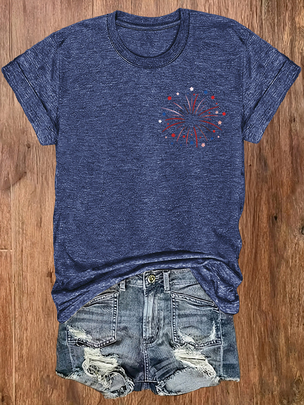 American Flag Print T-Shirt Women Patriotic Graphic Tee Short Sleeve Crew Neck | Fireworks USA Print Lightweight Breathable Top for 4th of July Summer Daily Wear