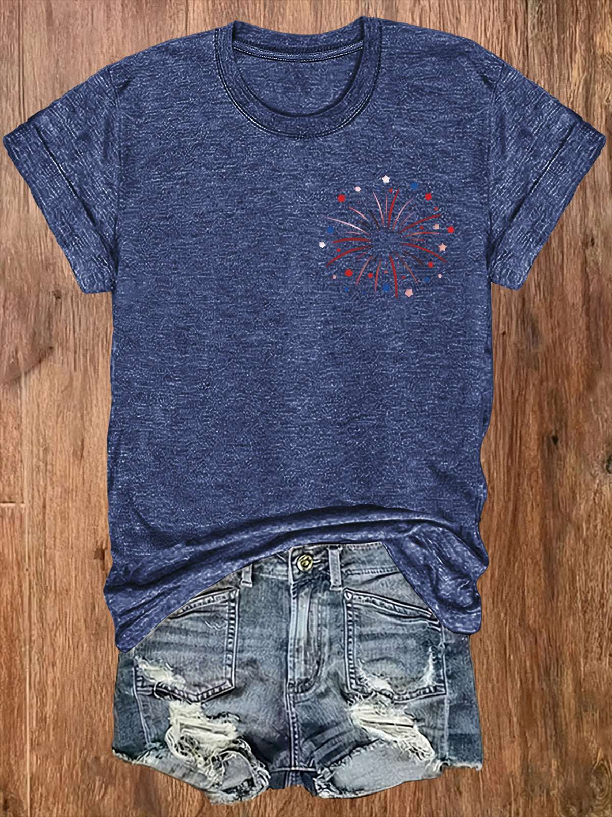 American Flag Print T-Shirt Women Patriotic Graphic Tee Short Sleeve Crew Neck | Fireworks USA Print Lightweight Breathable Top for 4th of July Summer Daily Wear