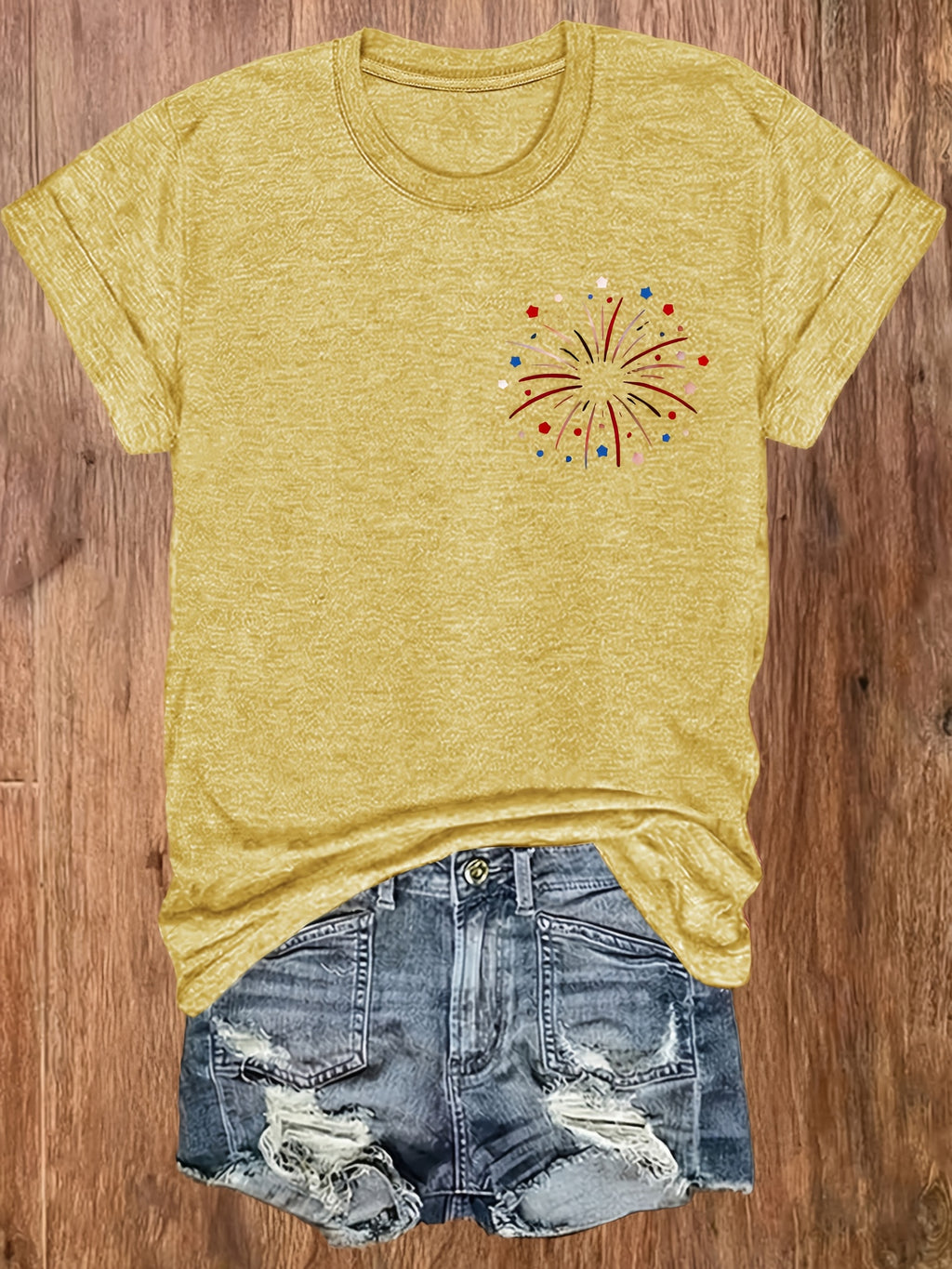 American Flag Print T-Shirt Women Patriotic Graphic Tee Short Sleeve Crew Neck | Fireworks USA Print Lightweight Breathable Top for 4th of July Summer Daily Wear