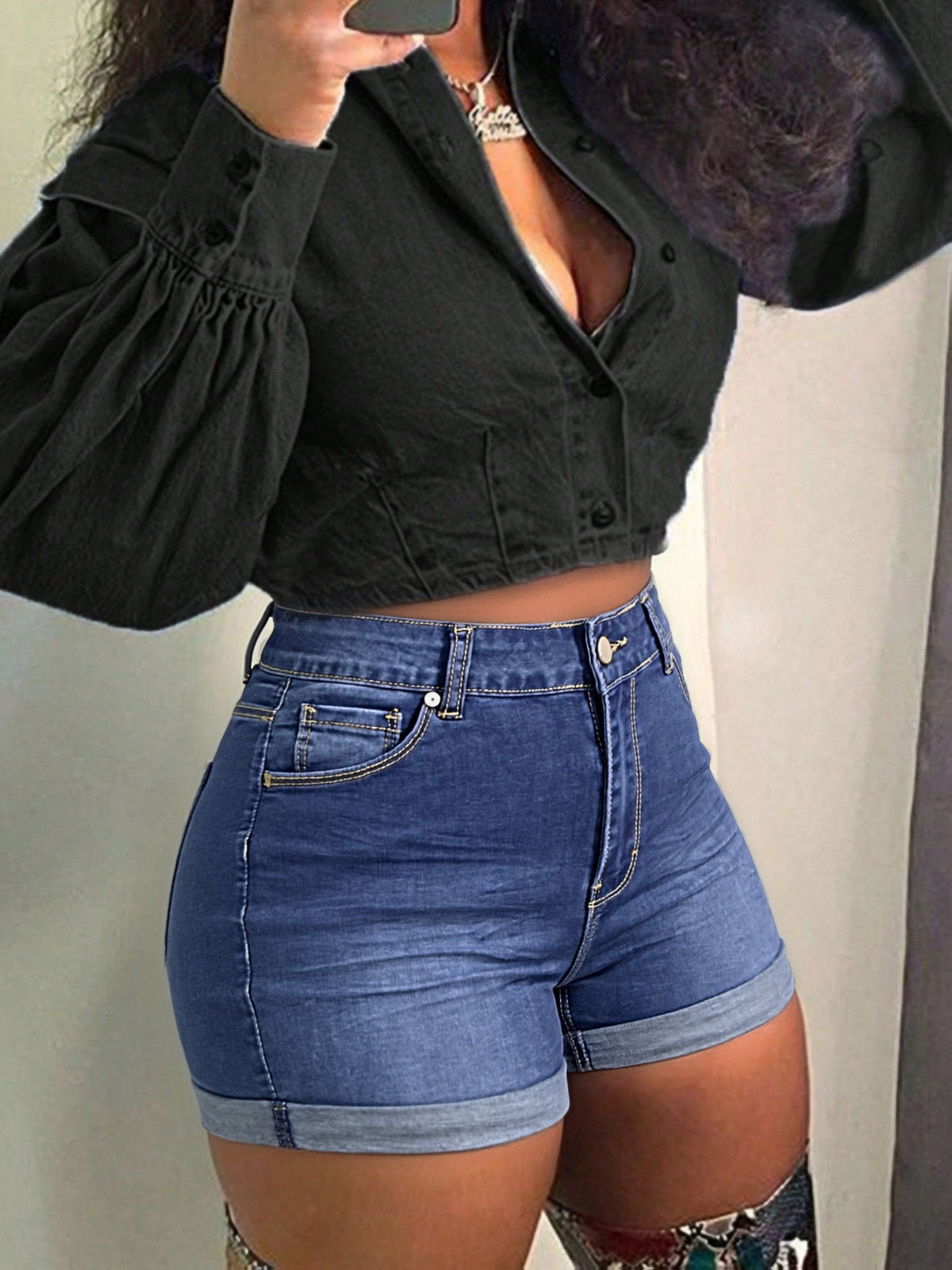 Roll Cuff Mid Rise Stretch Denim Shorts Women Casual Classic Jean Shorts Summer Everyday Comfortable Fit