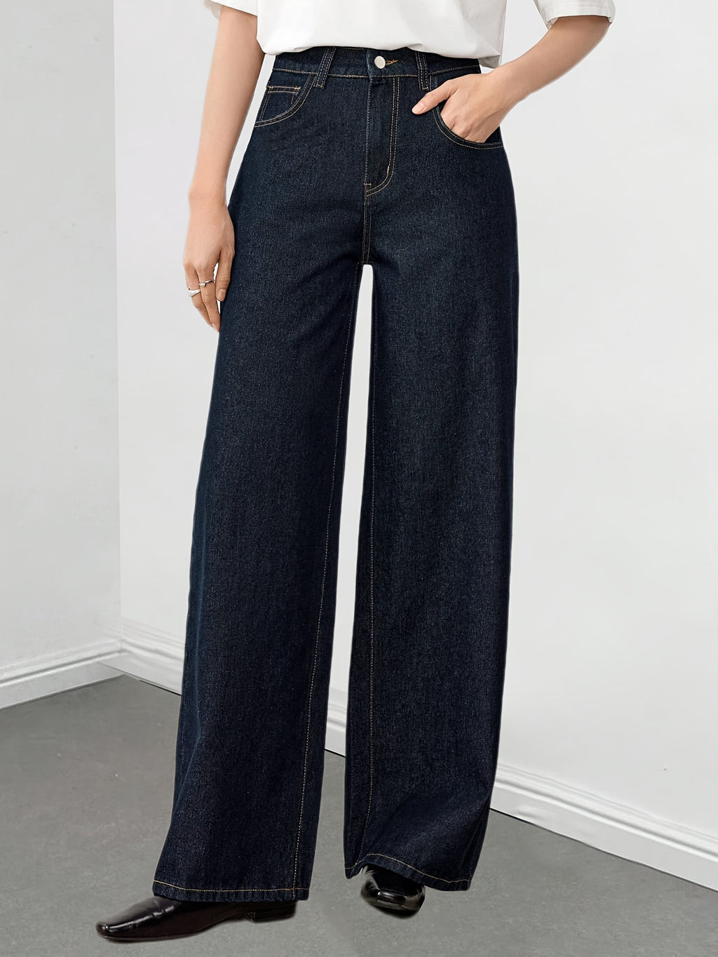 Women's High-Waist Wide-Leg Jeans Dark Blue Loose Fit Slant Pockets Button Closure Casual